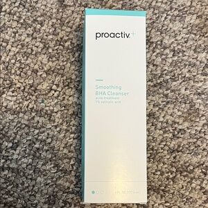 Proactiv Smoothing BHA Cleanser - White and Aqua